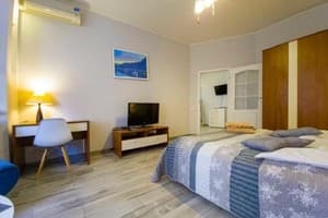 Квартира Home Hotel на Подоле ул. Волошская, 51/27. Апартаменты 4-местный Двухкомнатная на ул. Волошская, 51/27 3