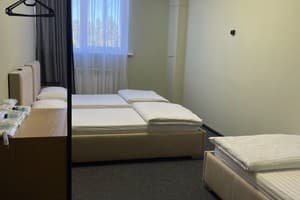 Хостел Kyiv hostel & hotel . Стандарт трехместный  1