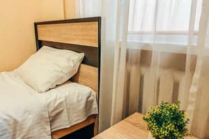 Возле метро Вокзальная на ул. Богдановская 13